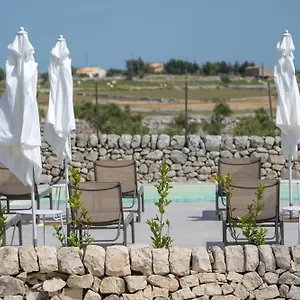https://borgo-65-country-house-relais.sicilyhotelsitaly.net